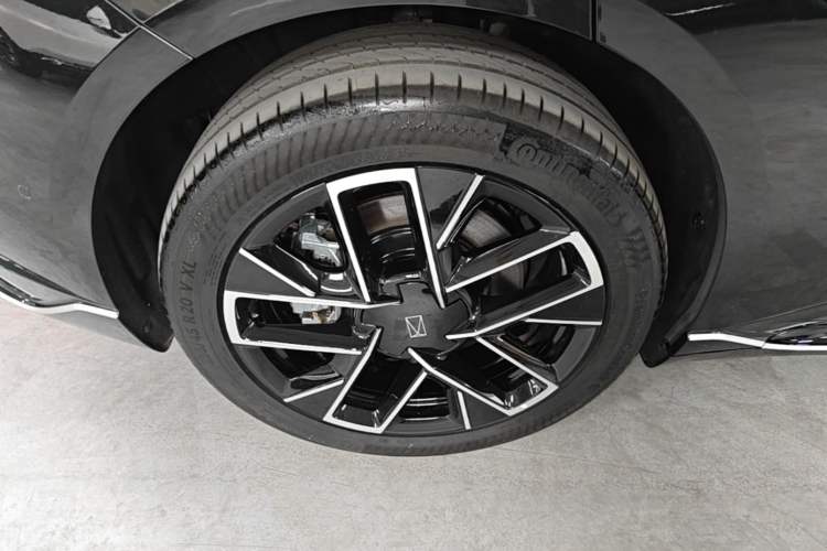 Used Avatr 06 2025 Max Extended-Range Edition Right Rear Wheel Hub