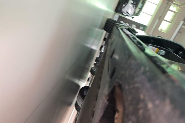 Used Avatr 06 2025 Max Extended-Range Edition Right Side Sill