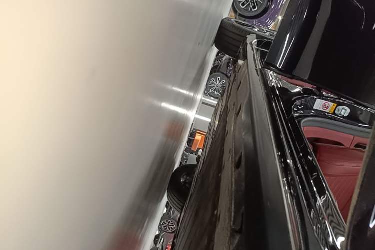 Used Avatr 06 2025 Max Extended-Range Edition Right Side Sill