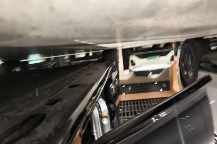 Used Avatr 06 2025 Pro All-Electric Version Right Side Sill