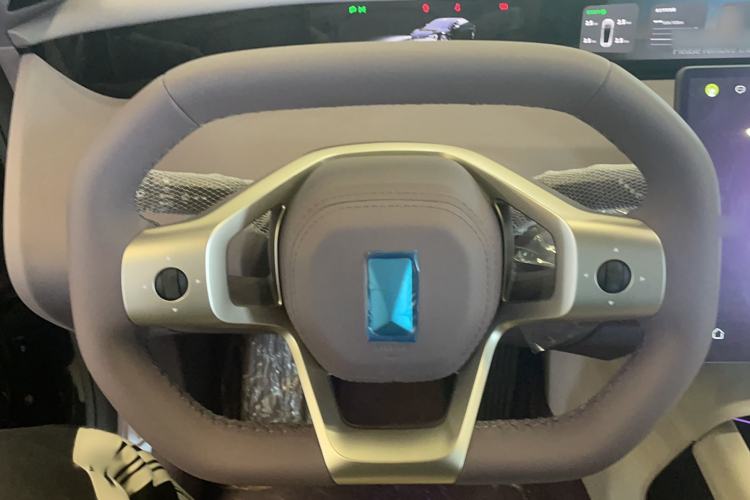 Used Avatr 06 2025 Max All-Electric Version Steering Wheel