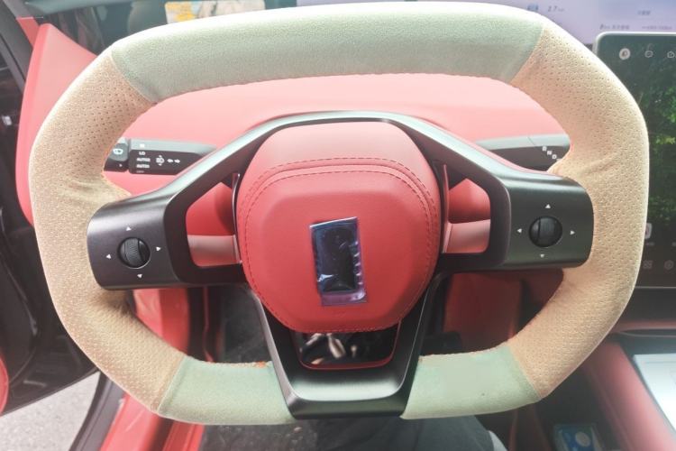 Used Avatr 06 2025 Max Extended-Range Edition Steering Wheel