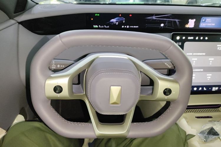 Used Avatr 06 2025 Pro Range-Extended Edition Steering Wheel