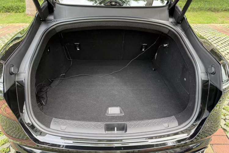 Used Avatr 06 2025 Max Extended-Range Edition Trunk