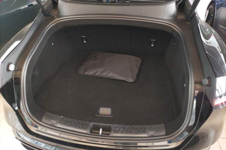 Used Avatr 06 2025 Pro All-Electric Version Trunk