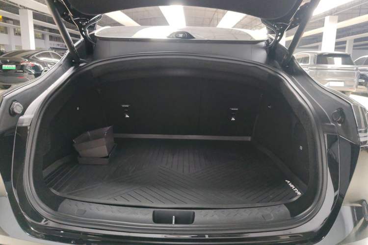 Used Avatr 06 2025 Max All-Electric Version Trunk