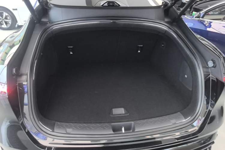Used Avatr 06 2025 Pro All-Electric Version Trunk