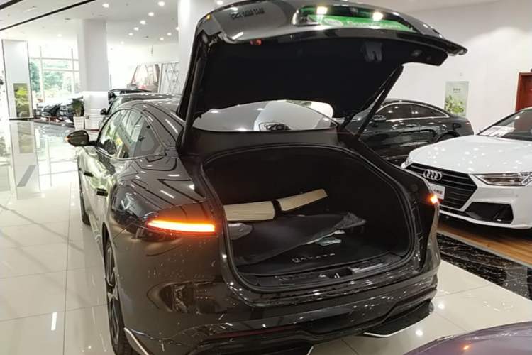 Used Avatr 06 2025 Max Extended-Range Edition Trunk