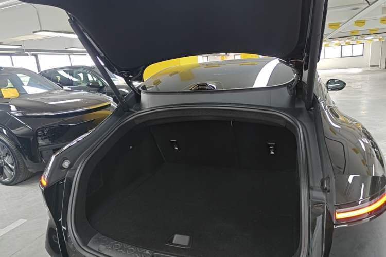 Used Avatr 06 2025 Max Extended-Range Edition Trunk