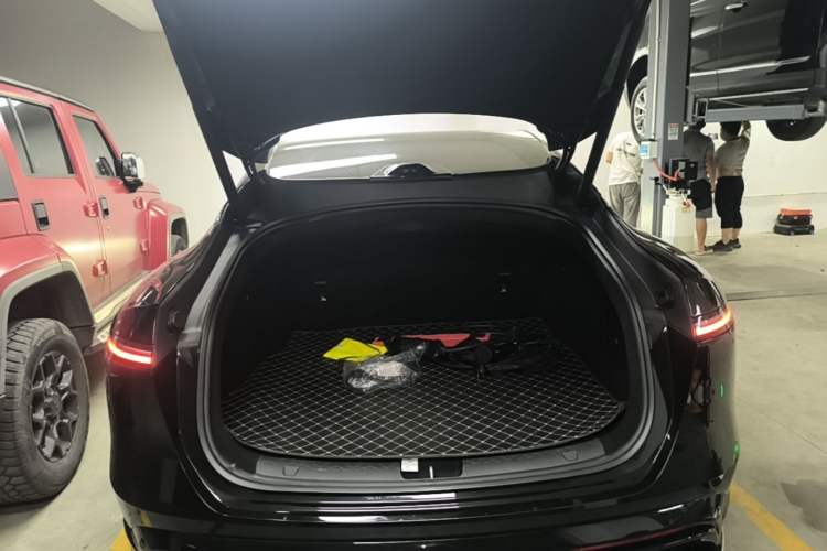 Used Avatr 06 2025 Pro All-Electric Version Trunk