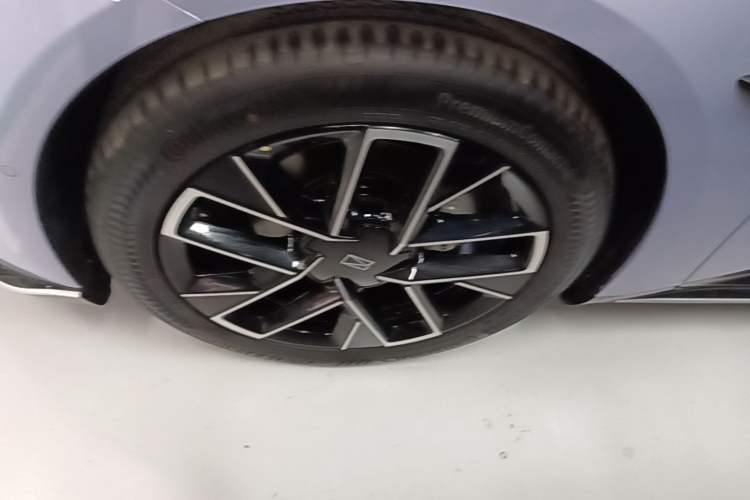 Used Avatr 06 2025 Max All-Electric Version Exterior 4