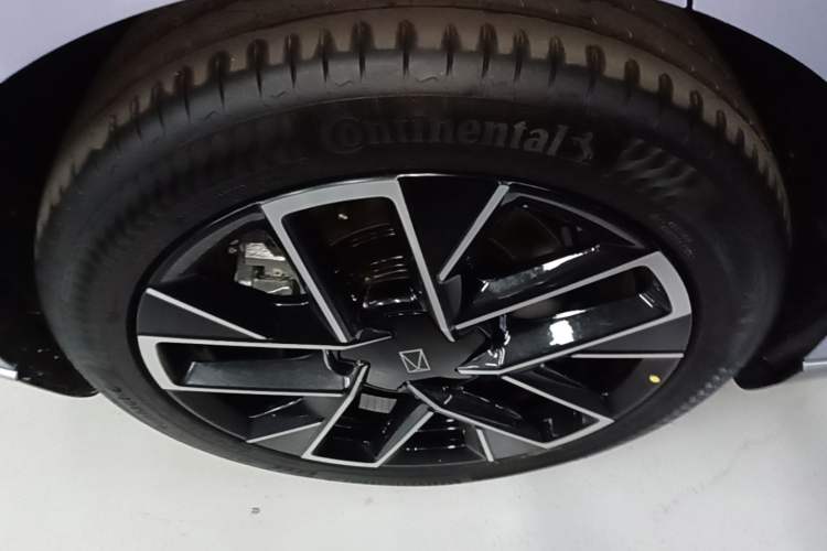 Used Avatr 06 2025 Max All-Electric Version Exterior 5
