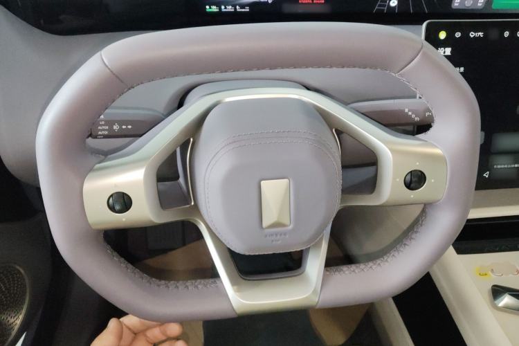 Used Avatr 06 2025 Pro Range-Extended Edition Steering Wheel