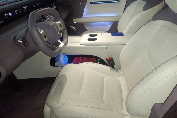 Used Avatr 06 2025 Max Extended-Range Edition Left Front Seat