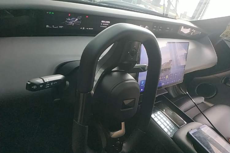 Used Avatr 06 2025 Ultra Pure Electric Edition Center Console