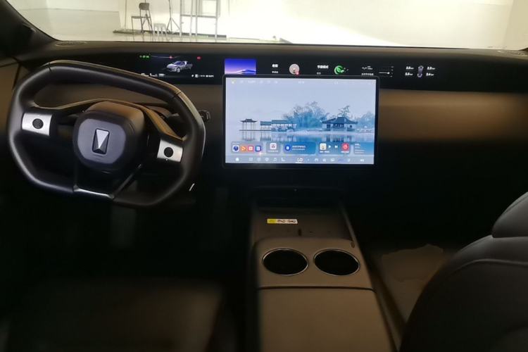 Used Avatr 06 2025 Ultra Pure Electric Edition Center Console