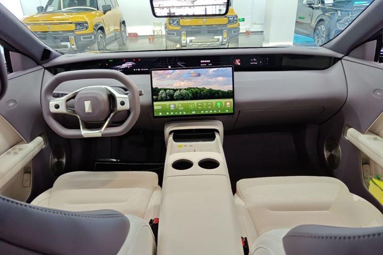Used Avatr 06 2025 Pro Range-Extended Edition Center Console