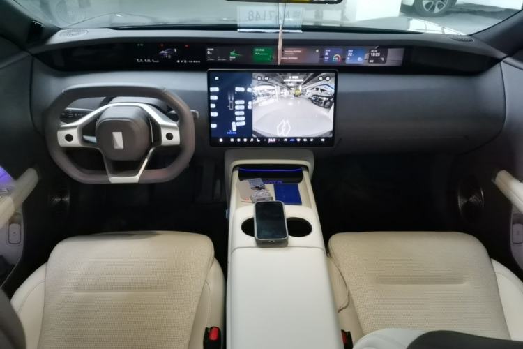 Used Avatr 06 2025 Pro Range-Extended Edition Center Console