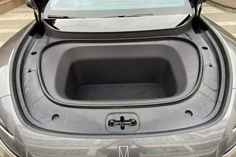 Used Avatr 06 2025 Ultra Pure Electric Edition Engine Bay