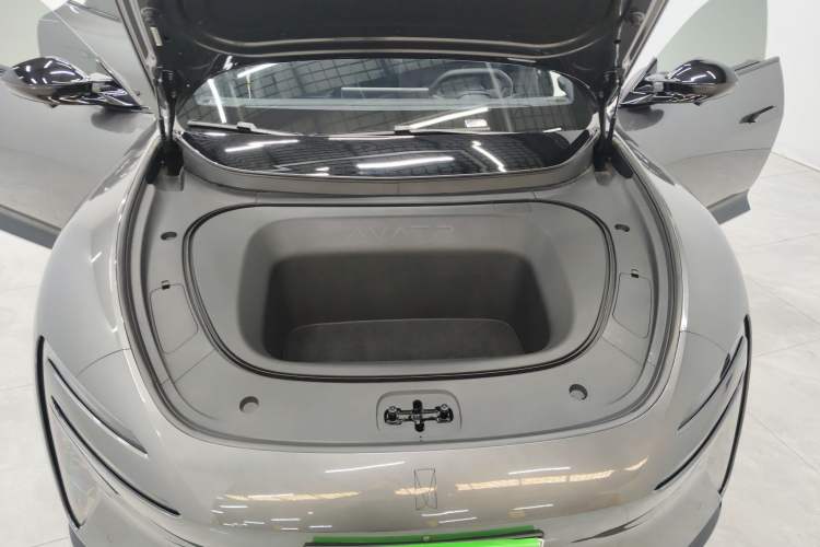 Used Avatr 06 2025 Ultra Pure Electric Edition Engine Bay