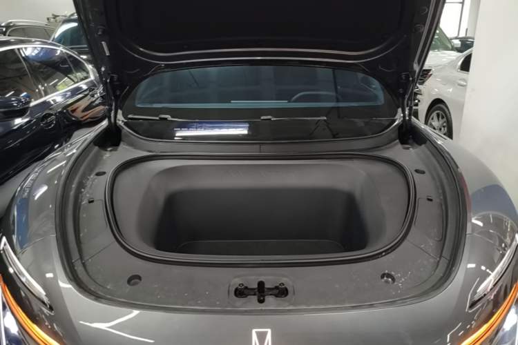 Used Avatr 06 2025 Ultra Pure Electric Edition Engine Bay