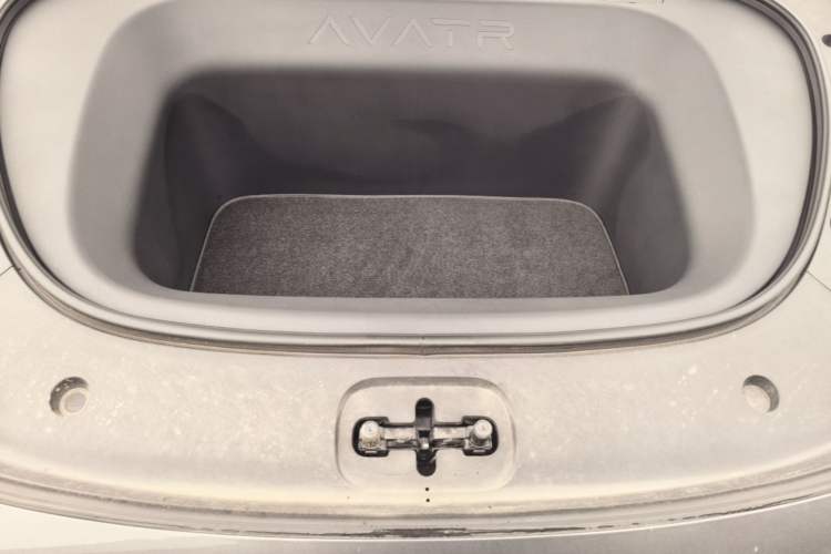 Used Avatr 06 2025 Ultra Pure Electric Edition Engine Bay