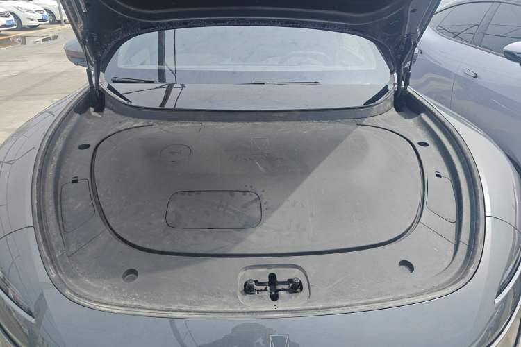 Used Avatr 06 2025 Pro Range-Extended Edition Engine Bay