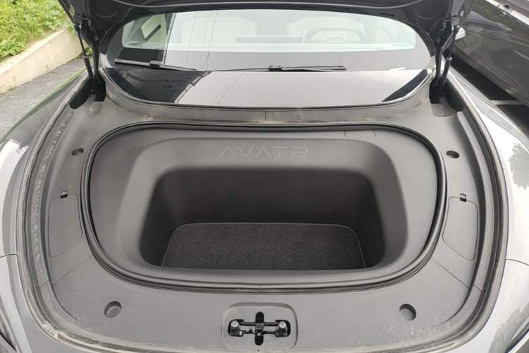 Used Avatr 06 2025 Ultra Pure Electric Edition Engine Bay