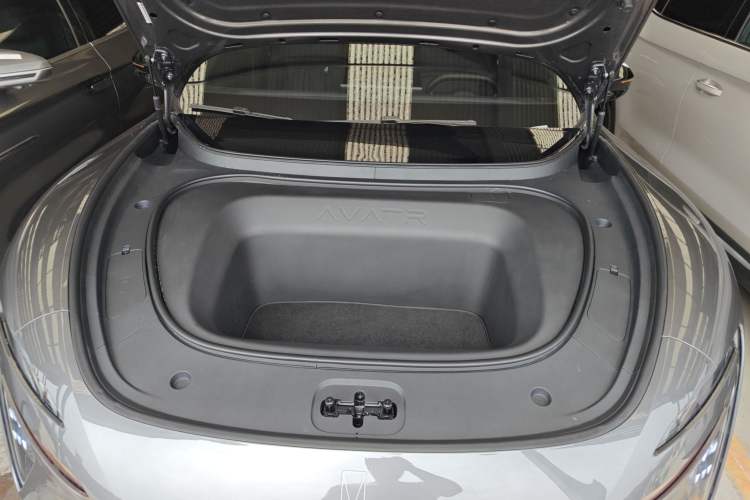 Used Avatr 06 2025 Ultra Pure Electric Edition Engine Bay