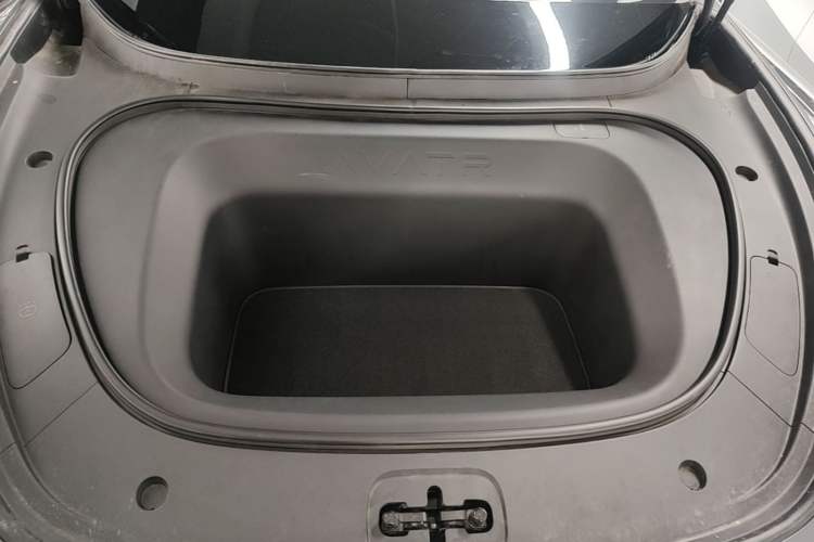Used Avatr 06 2025 Ultra Pure Electric Edition Engine Bay