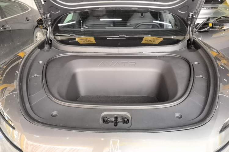 Used Avatr 06 2025 Ultra Pure Electric Edition Engine Bay