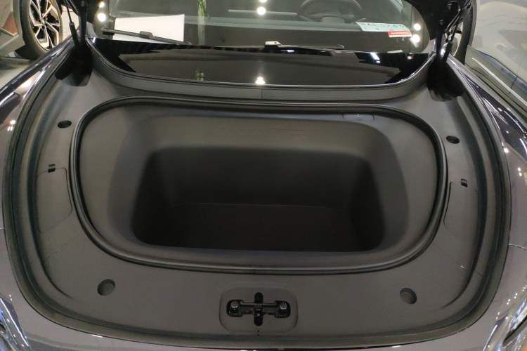 Used Avatr 06 2025 Ultra Pure Electric Edition Engine Bay