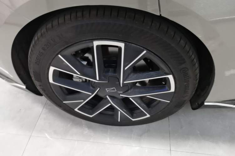 Used Avatr 06 2025 Max All-Electric Version Exterior 5