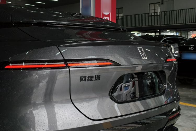 Used Avatr 06 2025 Ultra Pure Electric Edition Exterior 6
