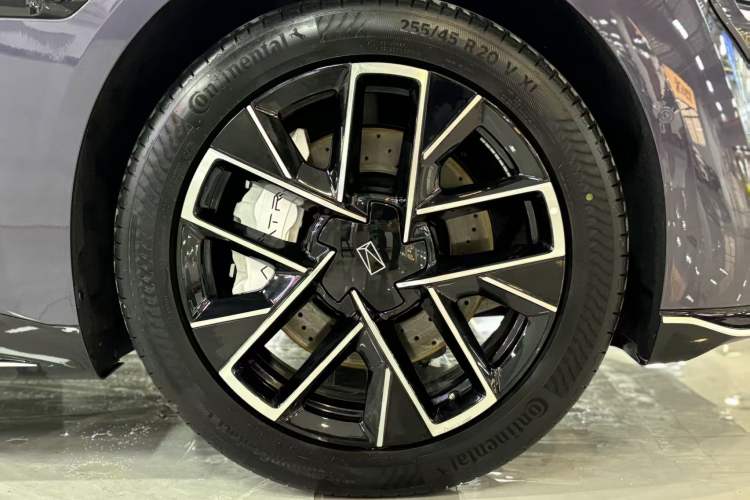 Used Avatr 06 2025 Ultra Pure Electric Edition Exterior 7