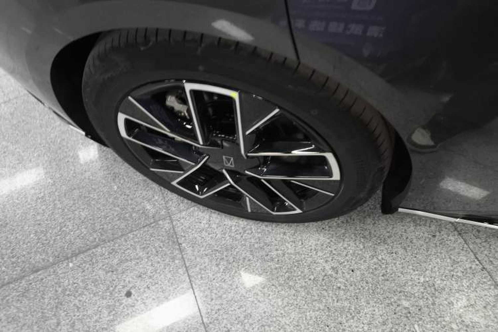 Used Avatr 06 2025 Max All-Electric Version Exterior 8