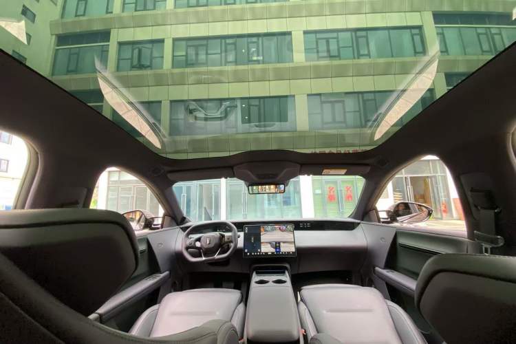 Used Avatr 06 2025 Ultra Pure Electric Edition Headliner