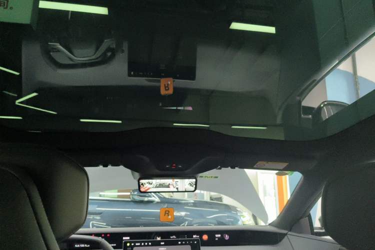 Used Avatr 06 2025 Max Extended-Range Edition Headliner