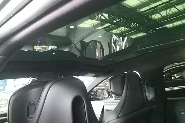 Used Avatr 06 2025 Ultra Pure Electric Edition Headliner