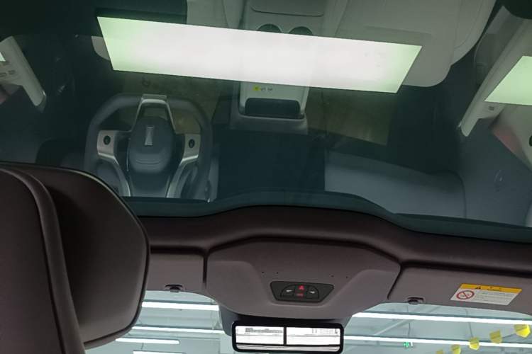 Used Avatr 06 2025 Ultra Pure Electric Edition Headliner