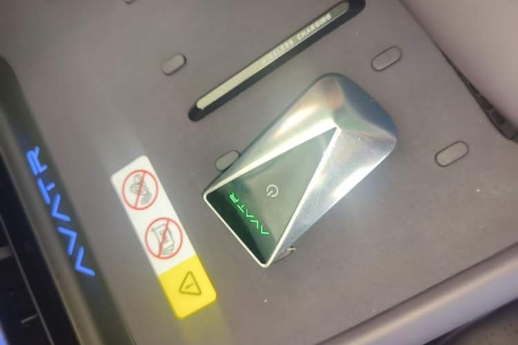 Used Avatr 06 2025 Ultra Pure Electric Edition Interior 1