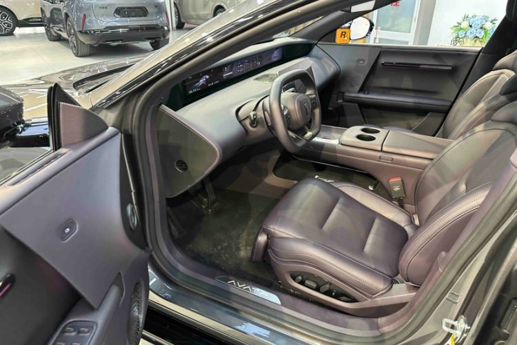 Used Avatr 06 2025 Max Extended-Range Edition Interior 1