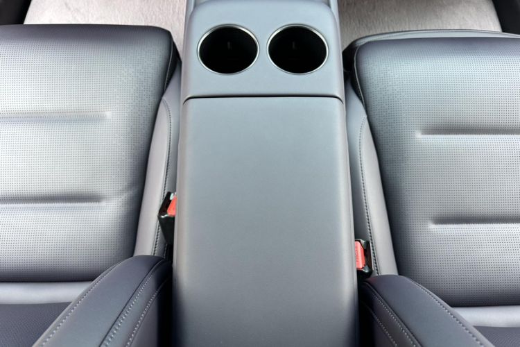 Used Avatr 06 2025 Ultra Pure Electric Edition Interior 11