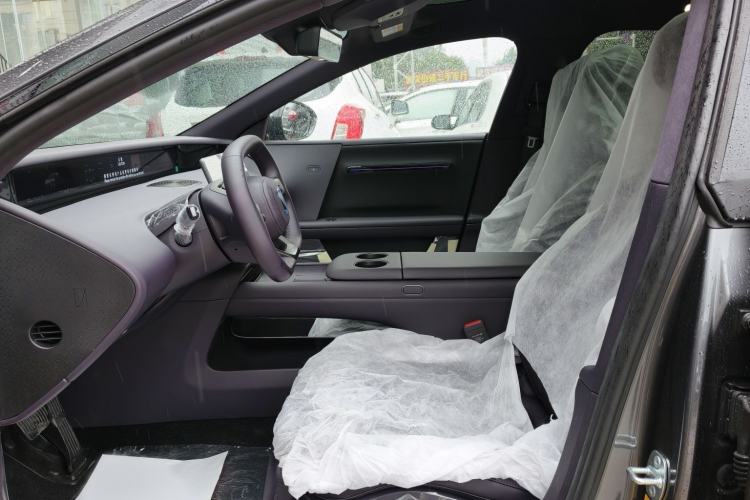 Used Avatr 06 2025 Ultra Pure Electric Edition Interior 2