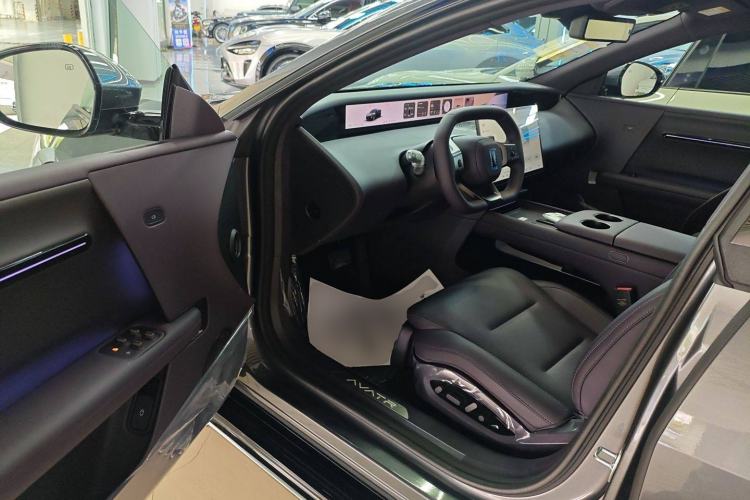 Used Avatr 06 2025 Max All-Electric Version Interior 3