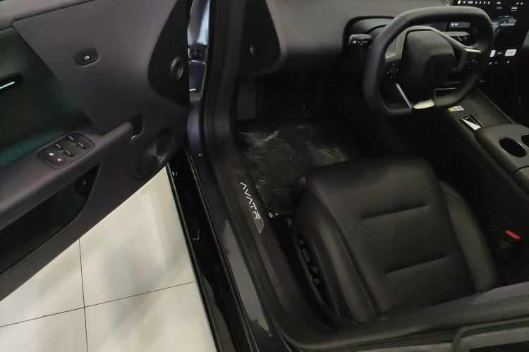 Used Avatr 06 2025 Ultra Pure Electric Edition Interior 3