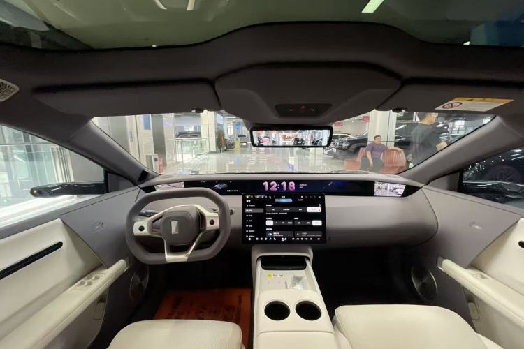 Used Avatr 06 2025 Ultra Pure Electric Edition Interior 4