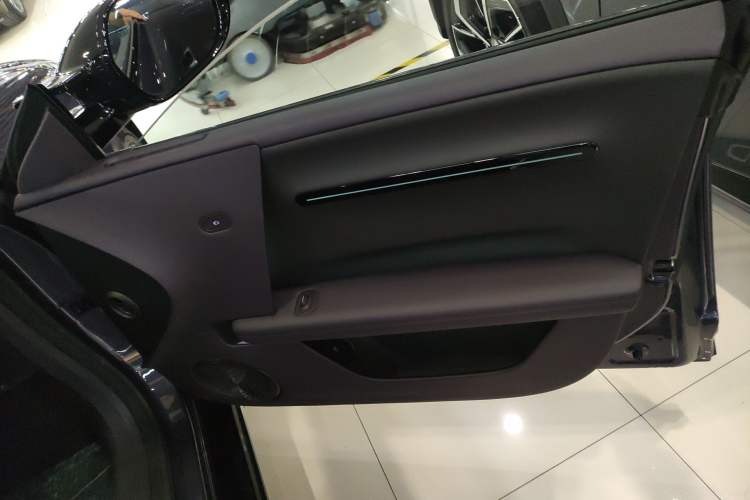 Used Avatr 06 2025 Ultra Pure Electric Edition Interior 5