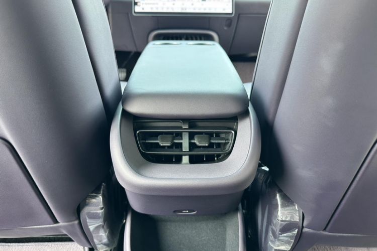 Used Avatr 06 2025 Ultra Pure Electric Edition Interior 7