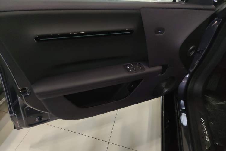 Used Avatr 06 2025 Ultra Pure Electric Edition Interior 7